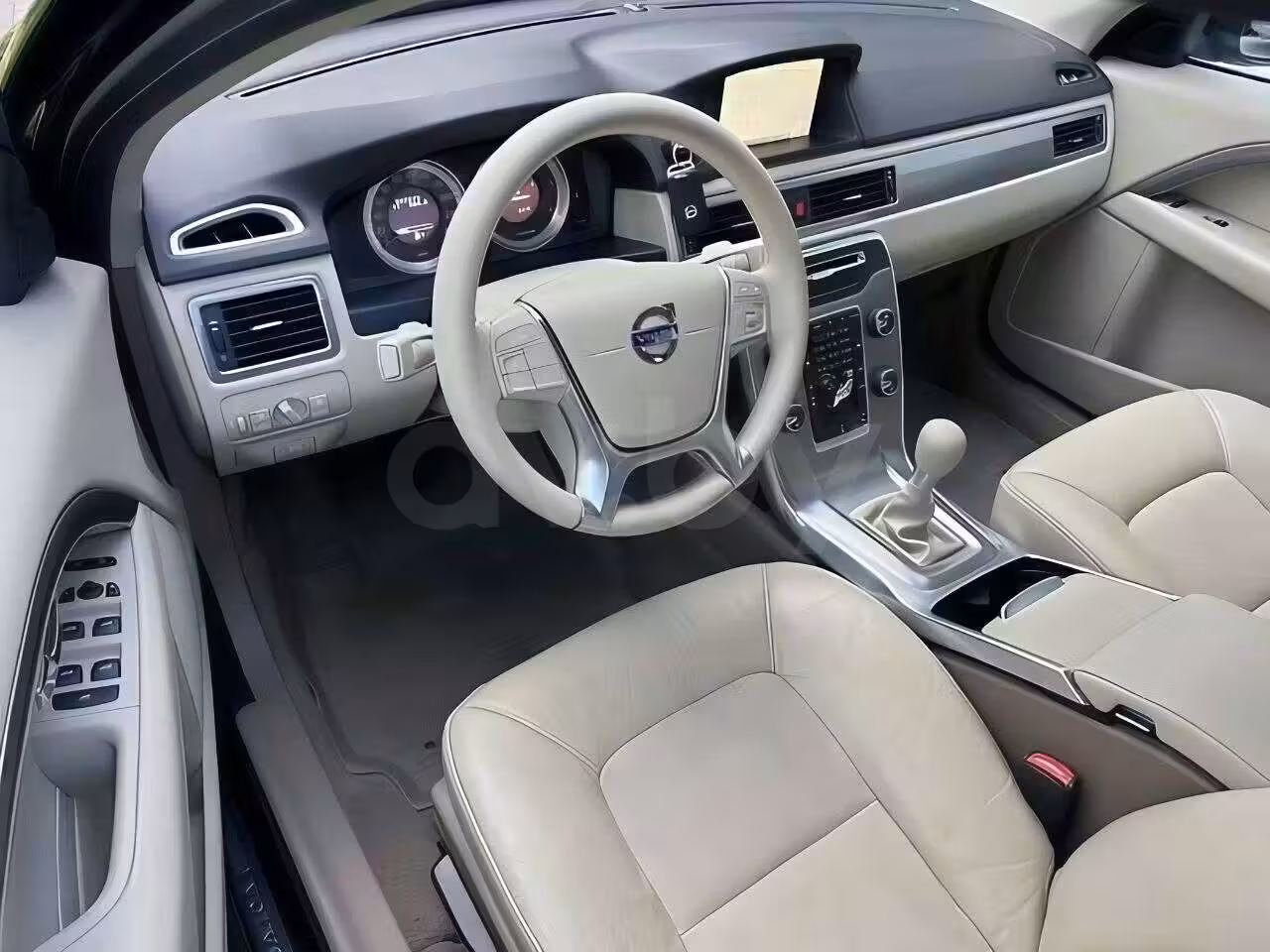 Volvo V70 фото 7