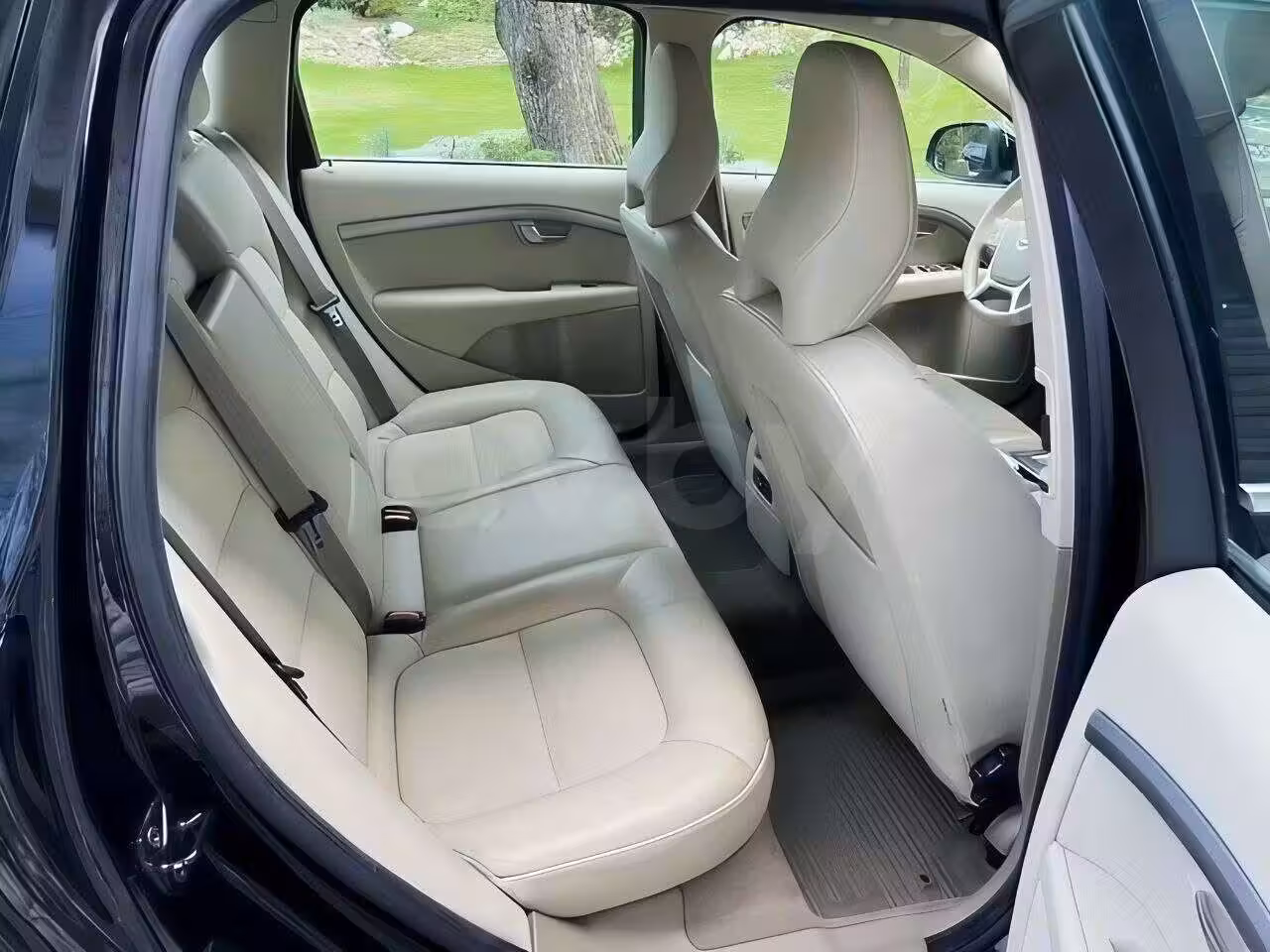 Volvo V70 фото 9