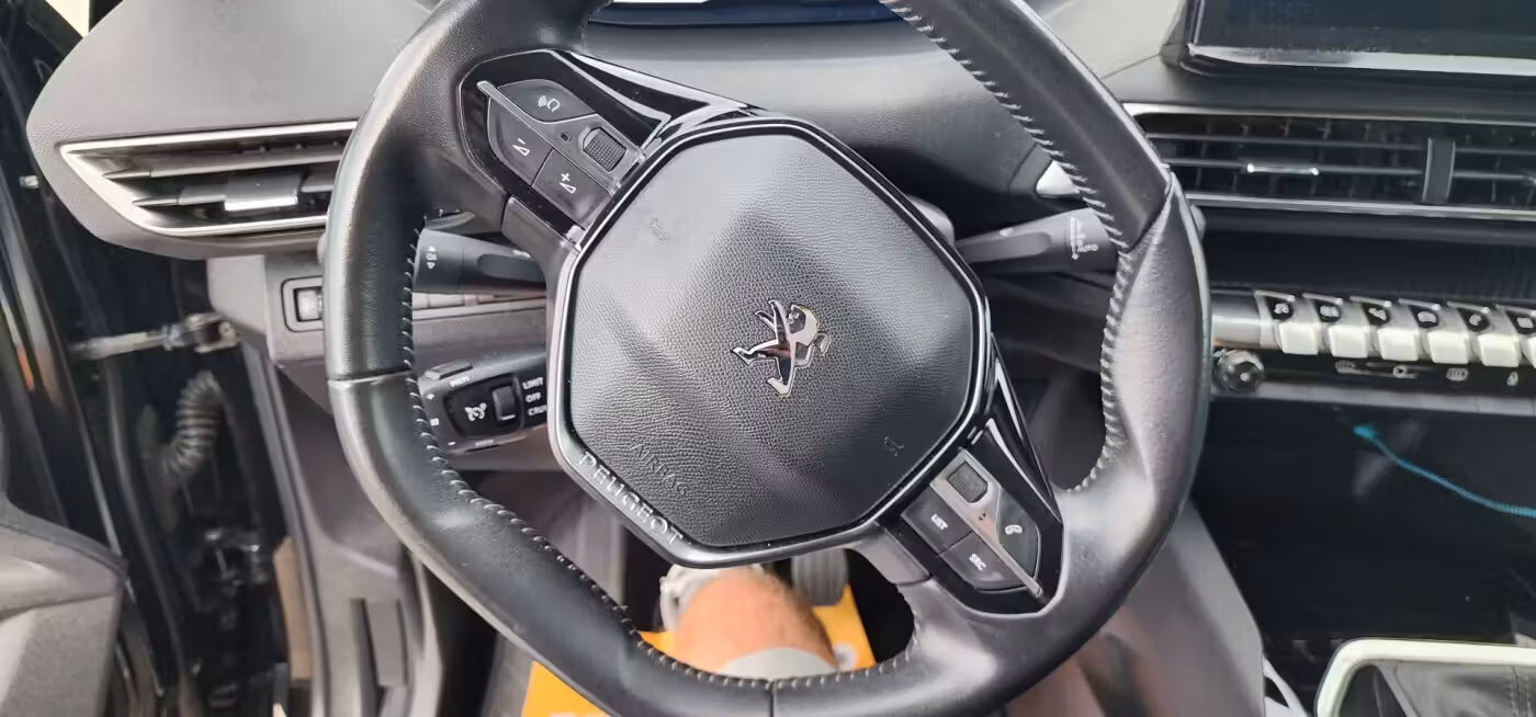 Peugeot 5008 фото 14