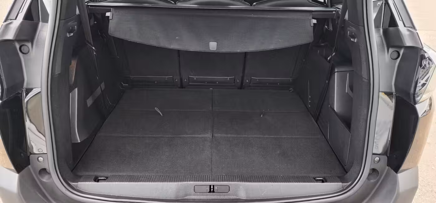 Peugeot 5008 фото 11