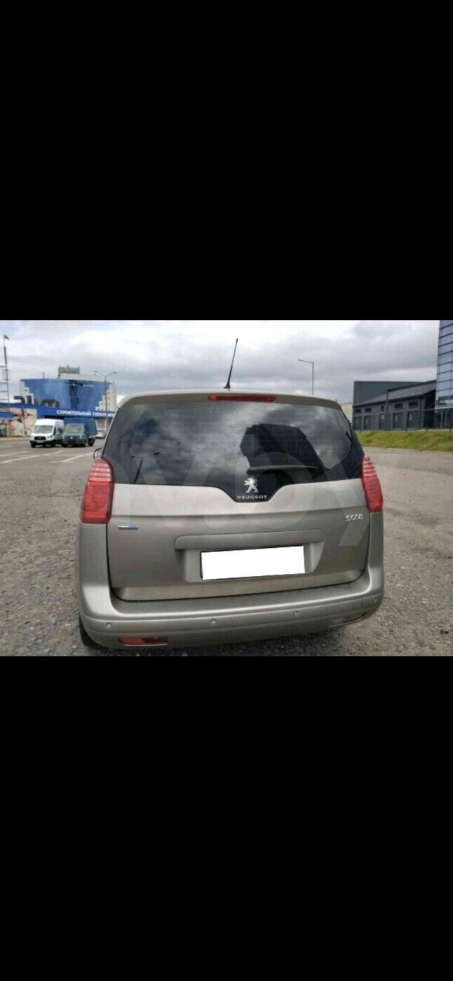 Peugeot 5008 фото 4
