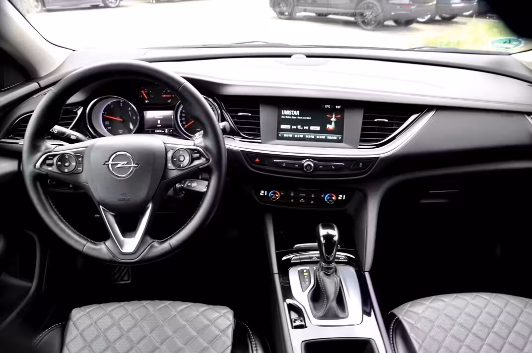 Opel Insignia фото 10