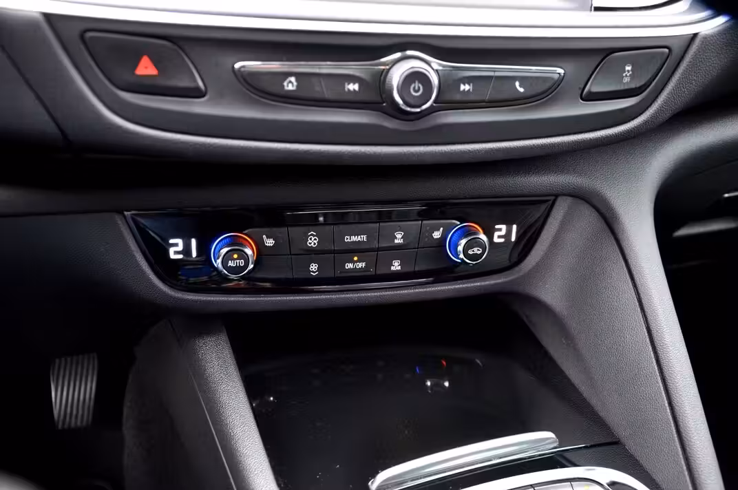 Opel Insignia фото 12