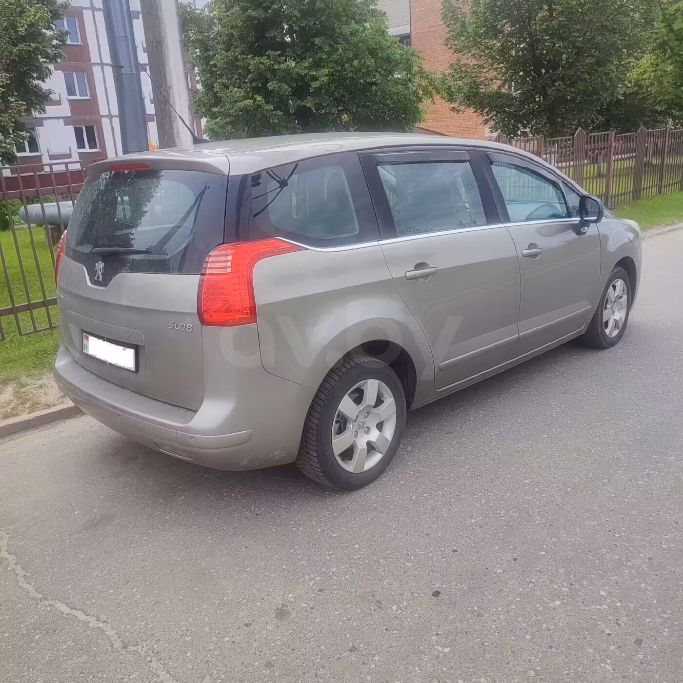 Peugeot 5008 фото 2