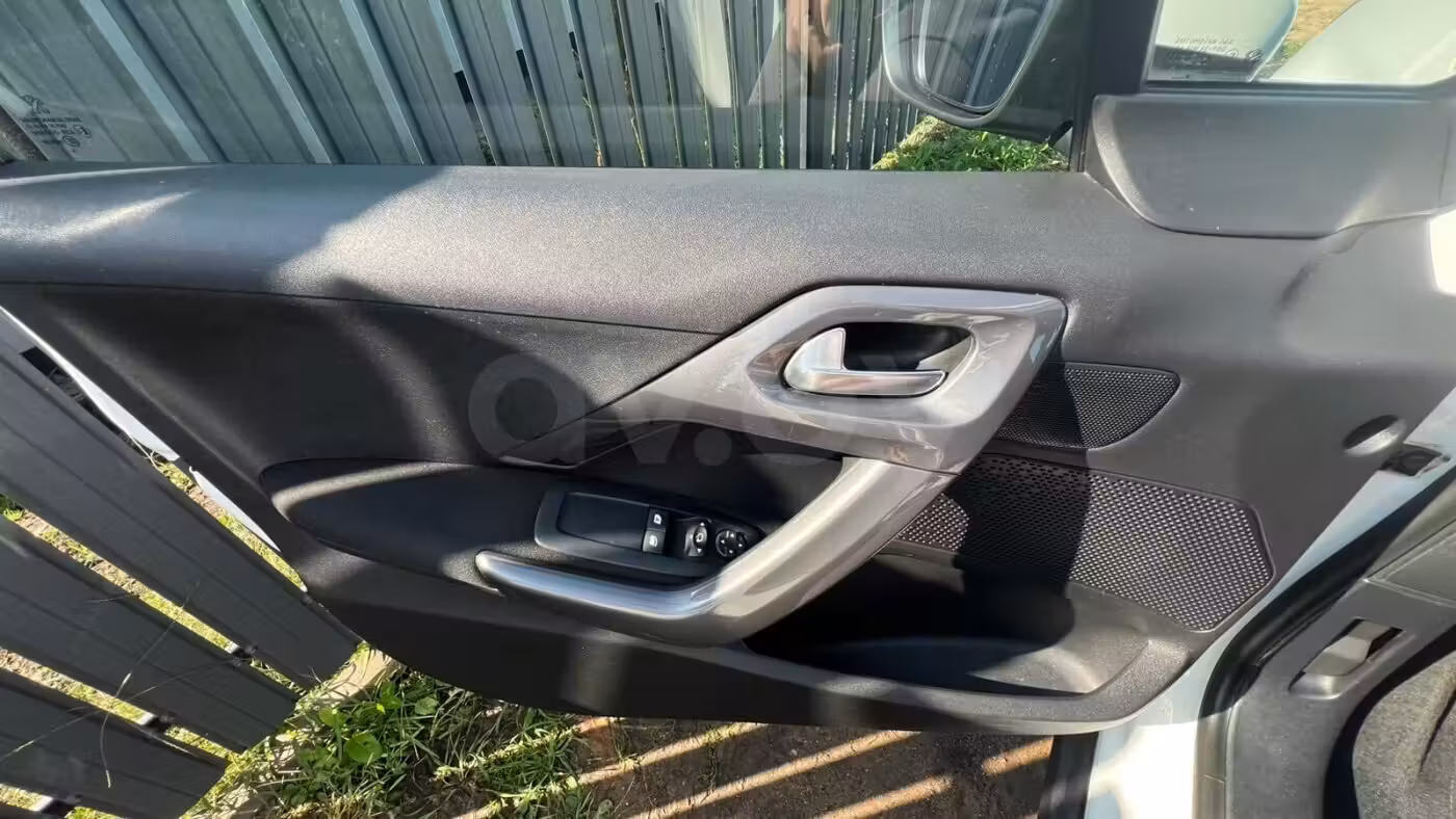 Peugeot 2008 фото 10