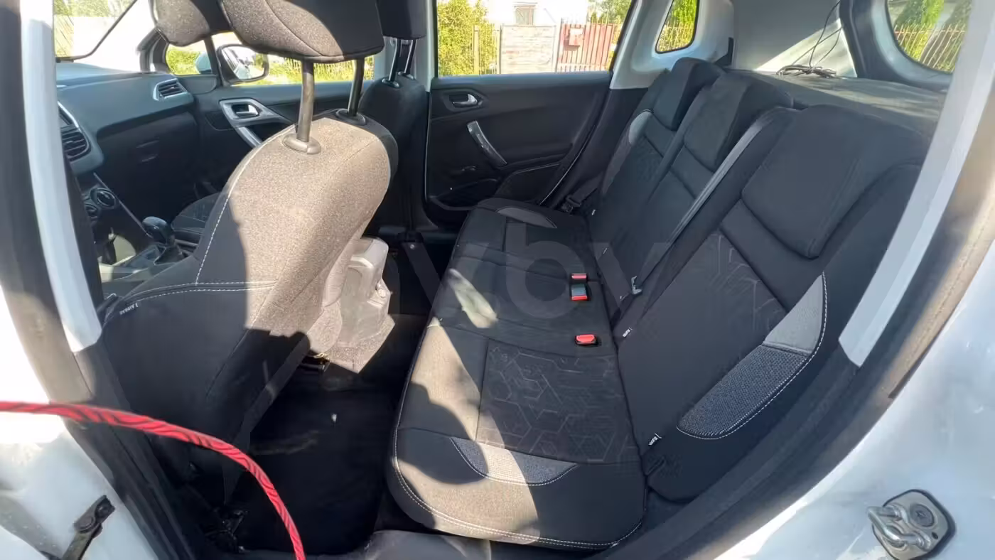 Peugeot 2008 фото 12