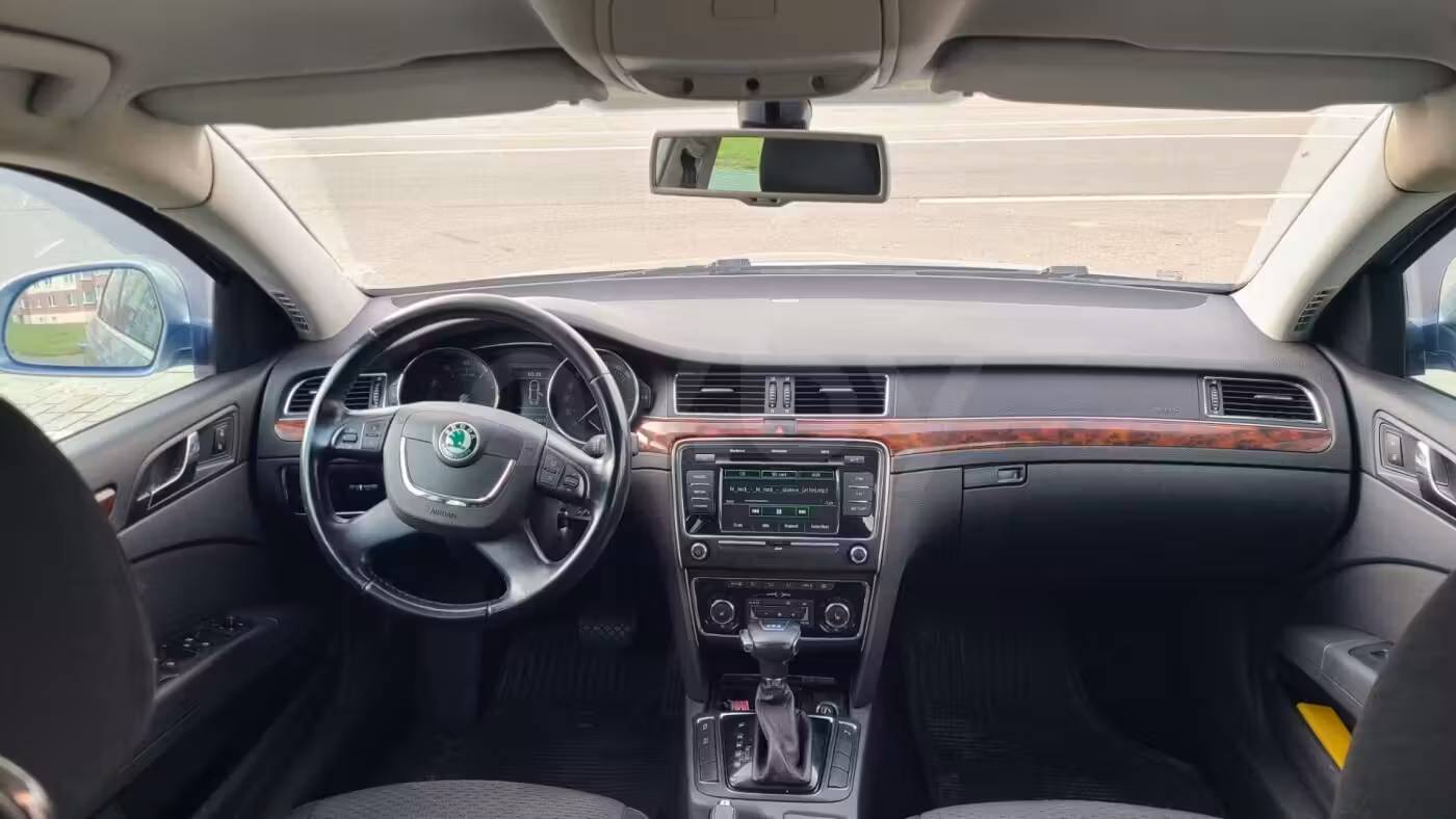 Skoda Superb фото 7