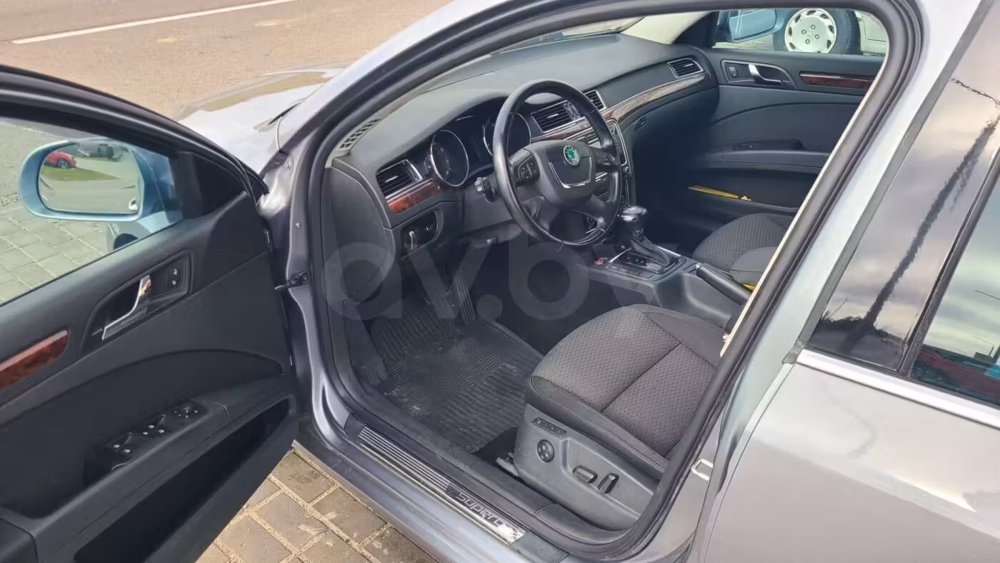 Skoda Superb фото 8