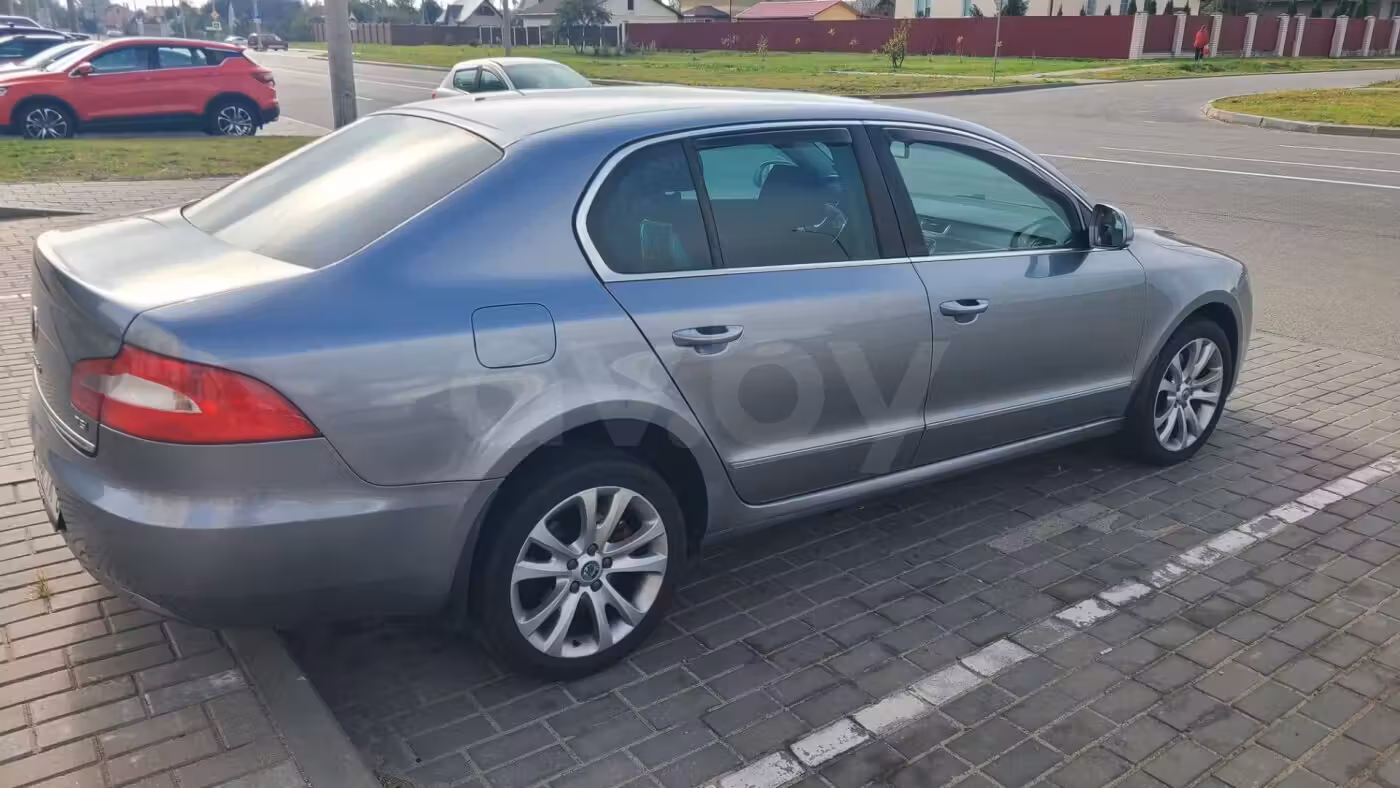 Skoda Superb фото 2