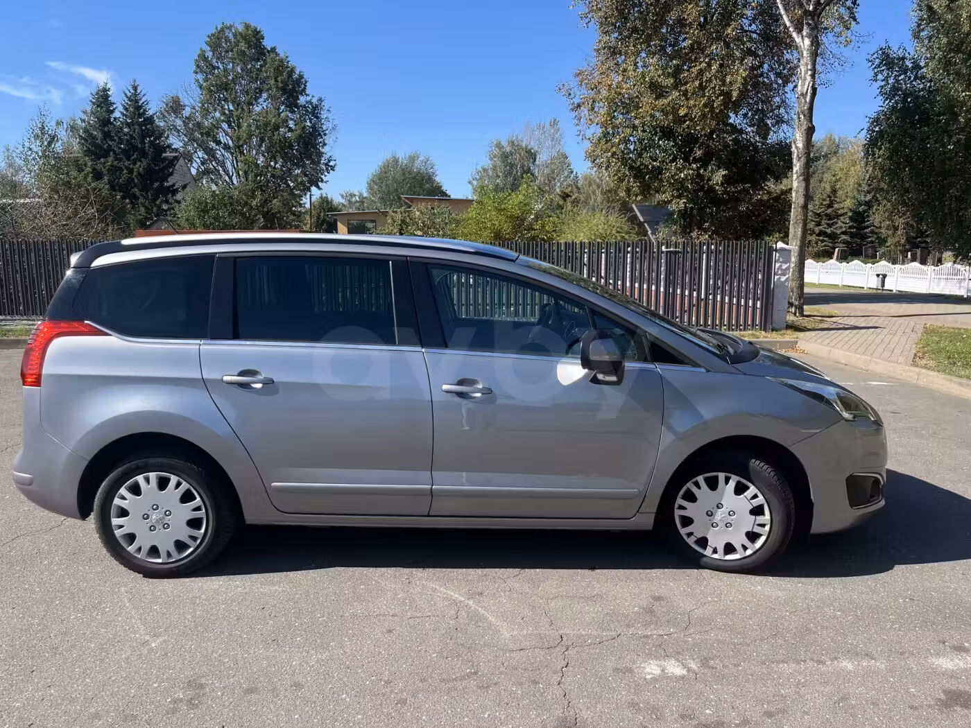 Peugeot 5008 фото 11