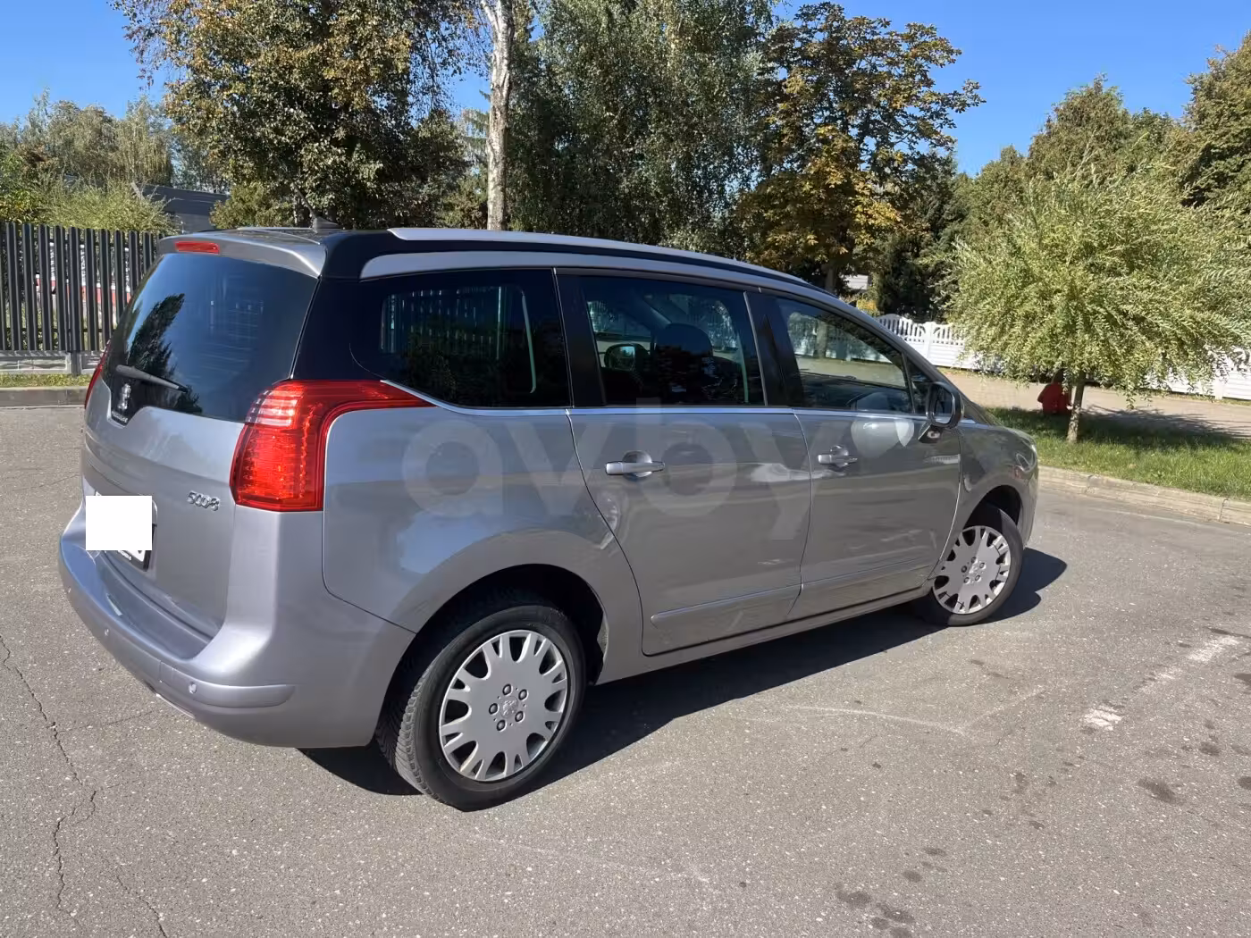Peugeot 5008 фото 10
