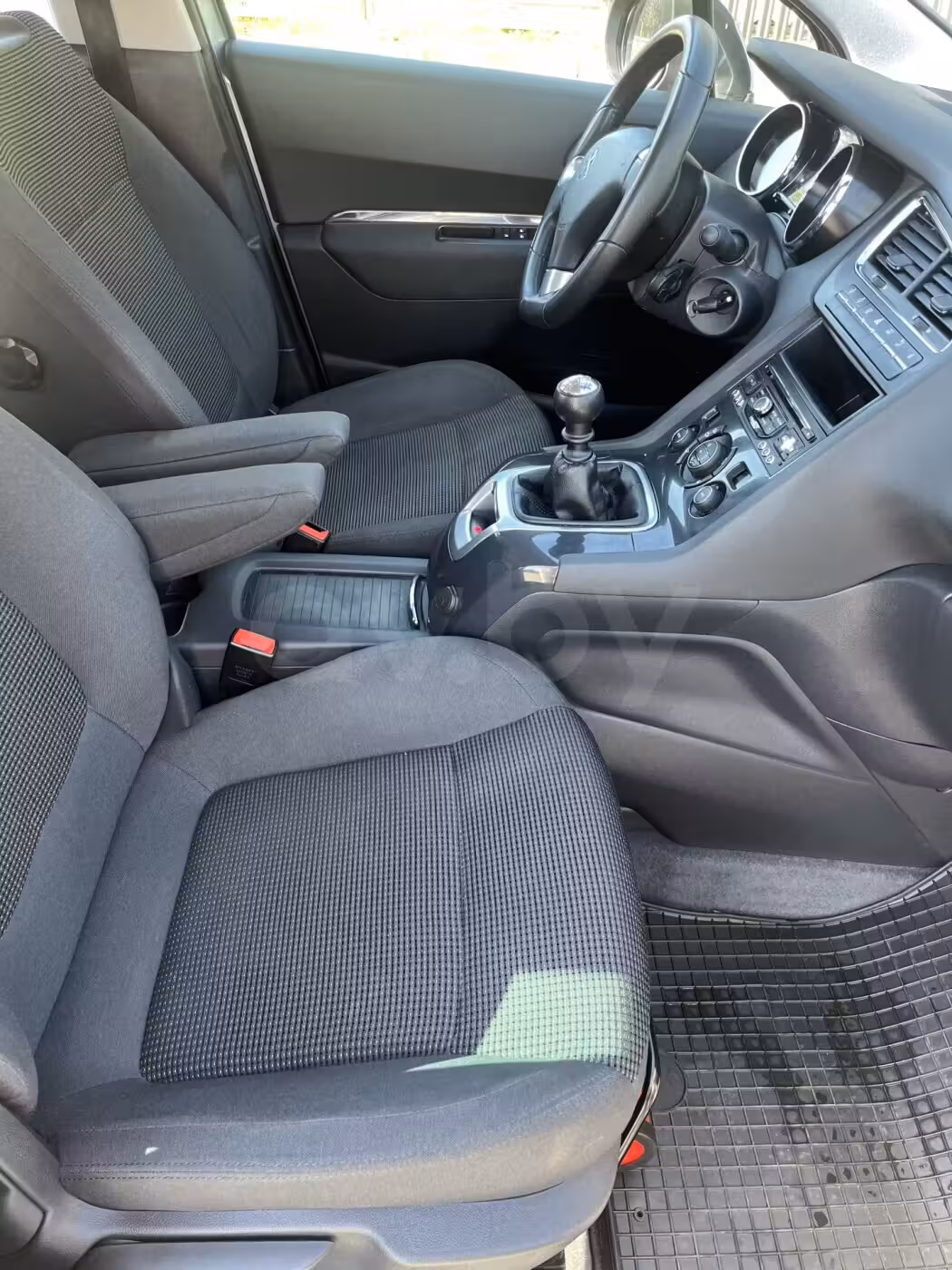 Peugeot 5008 фото 19