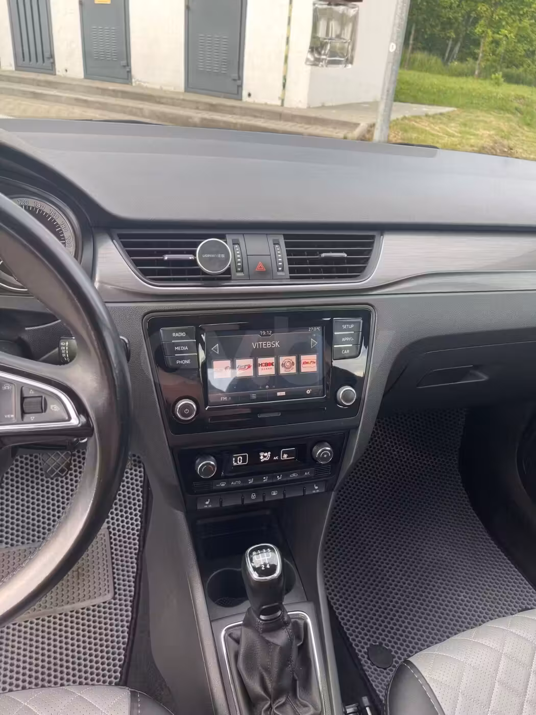 Skoda Rapid фото 7