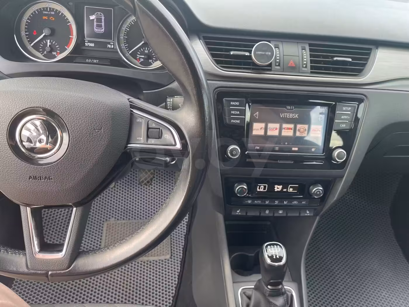 Skoda Rapid фото 10