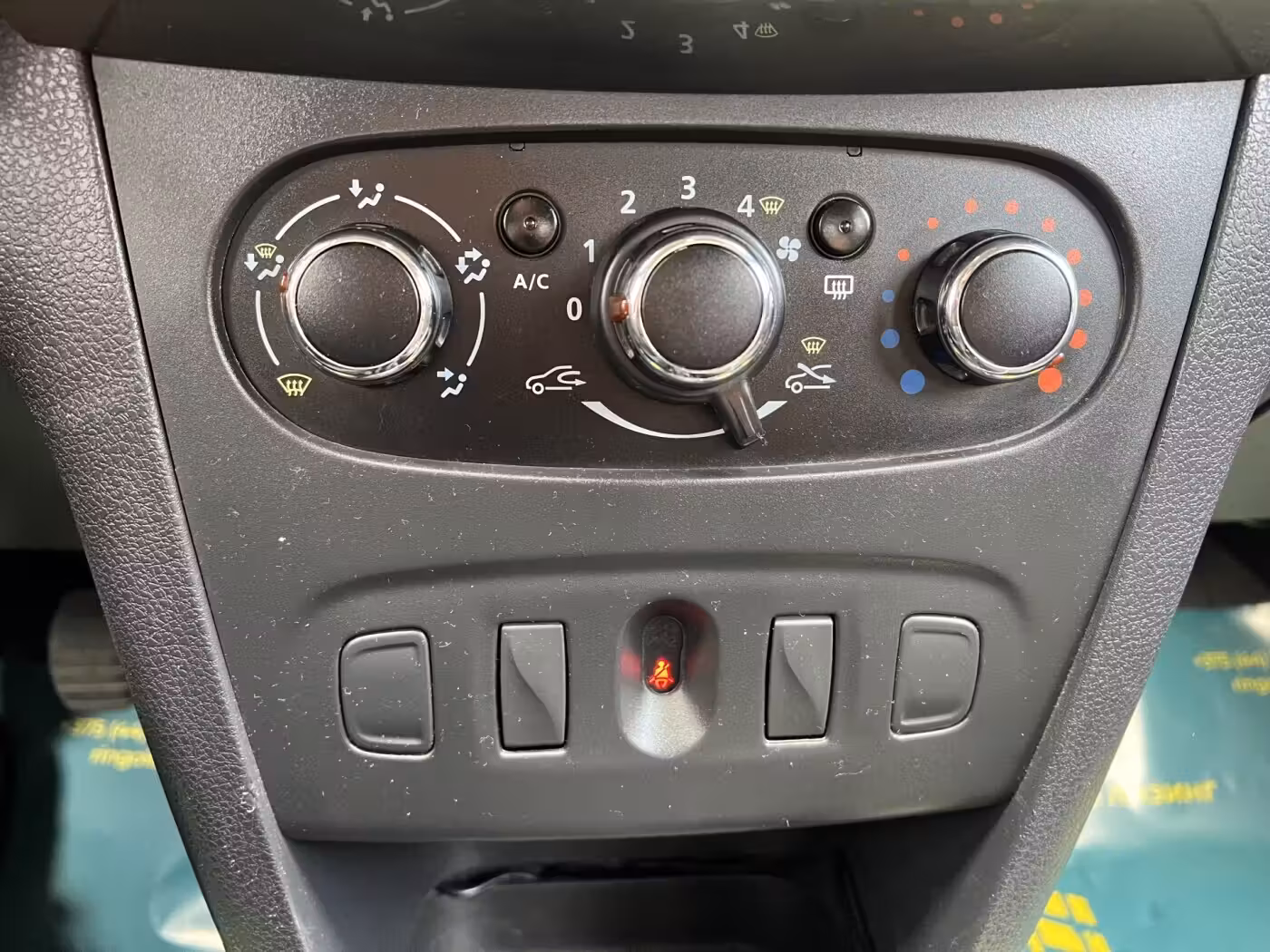 Renault Logan Stepway фото 21