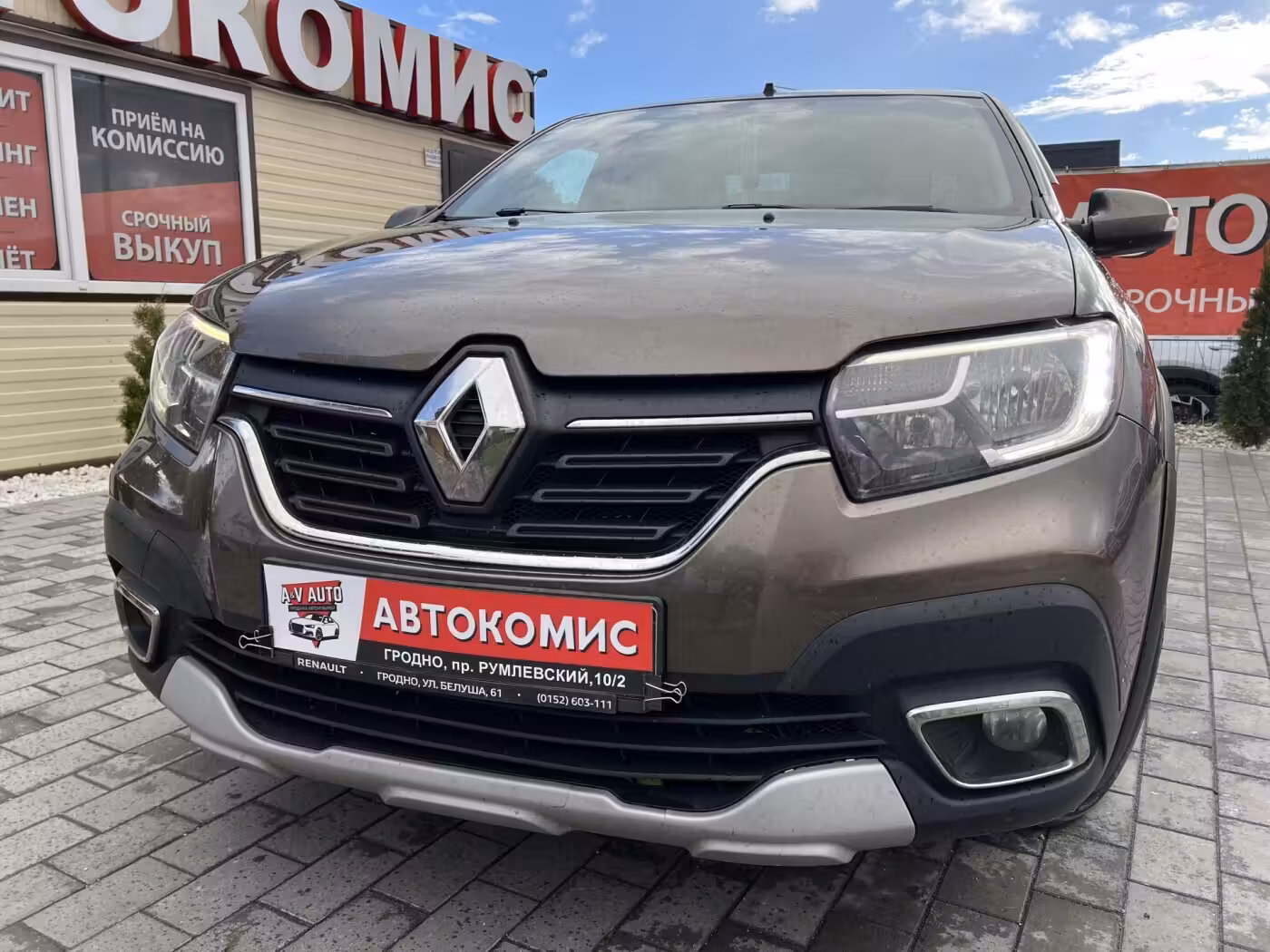 Renault Logan Stepway фото 10