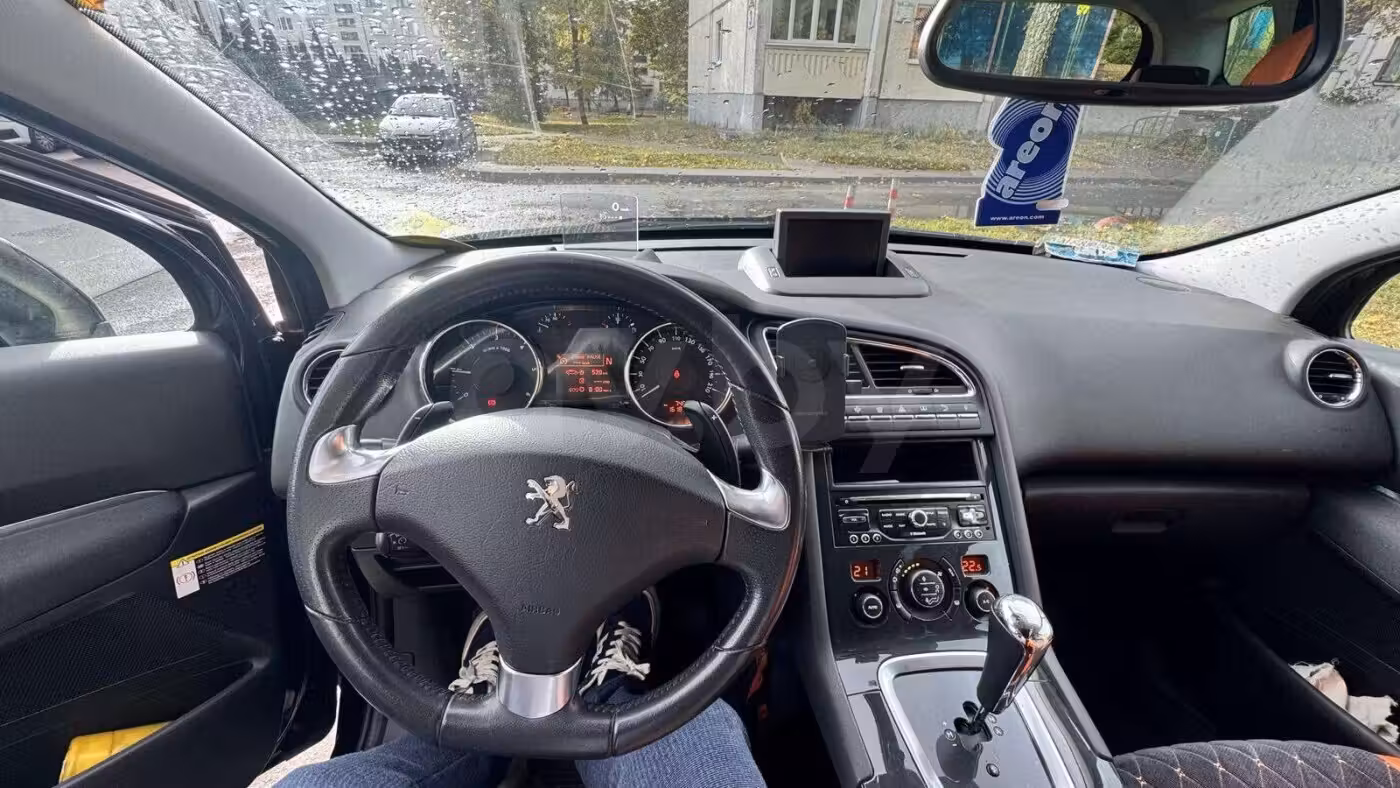 Peugeot 5008 фото 10