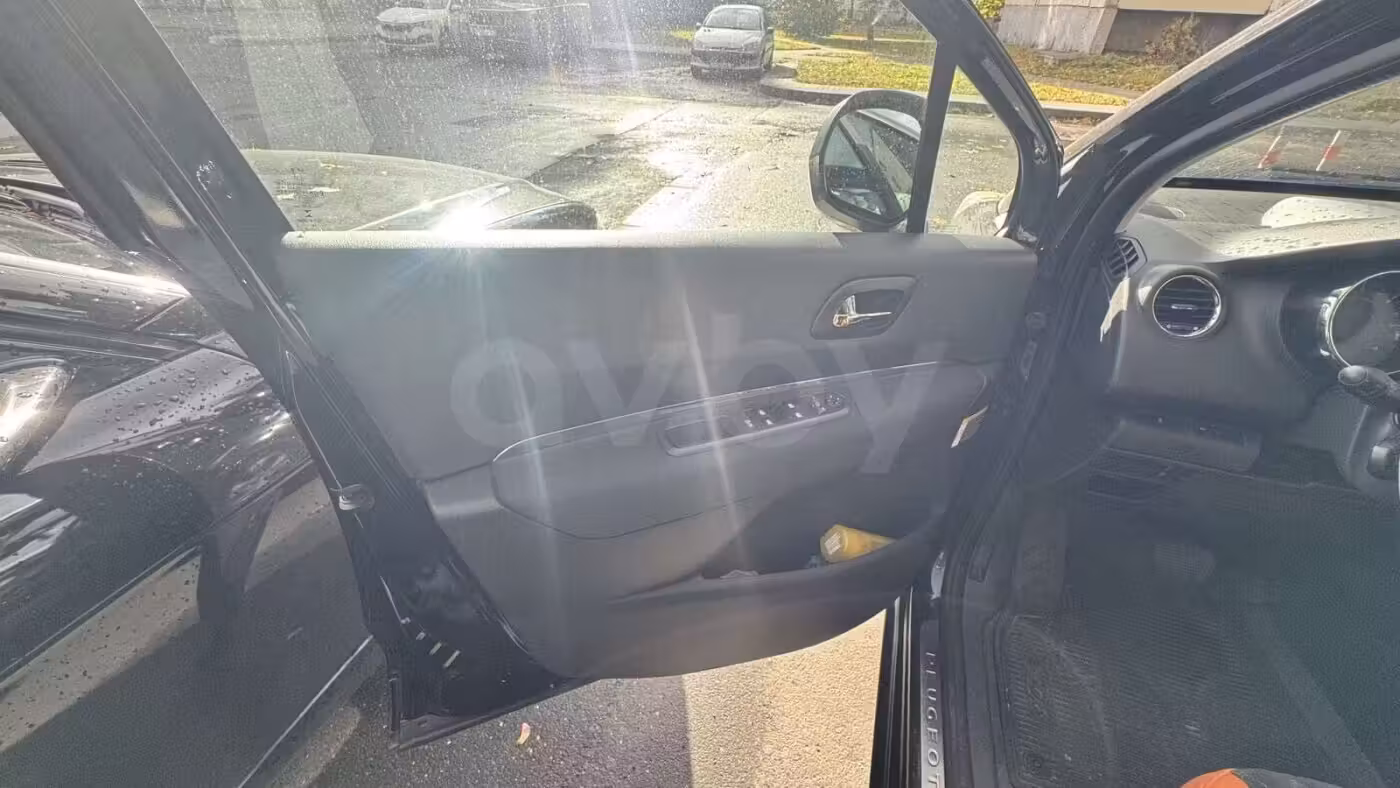 Peugeot 5008 фото 11