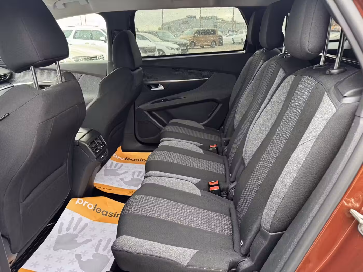 Peugeot 5008 фото 12
