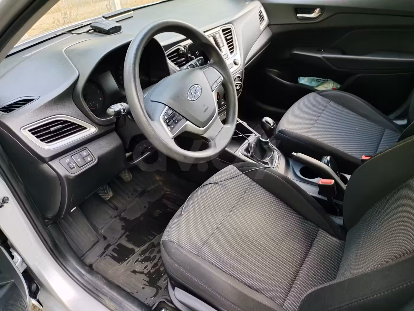 Hyundai Accent фото 2