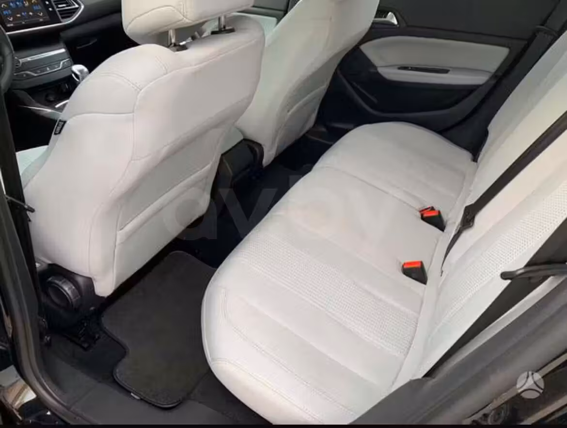 Peugeot 308 фото 11