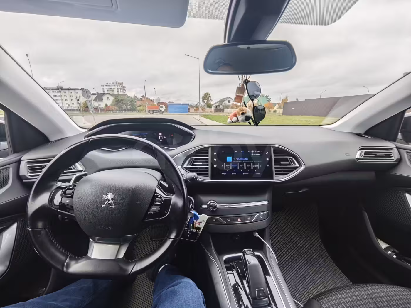 Peugeot 308 фото 3