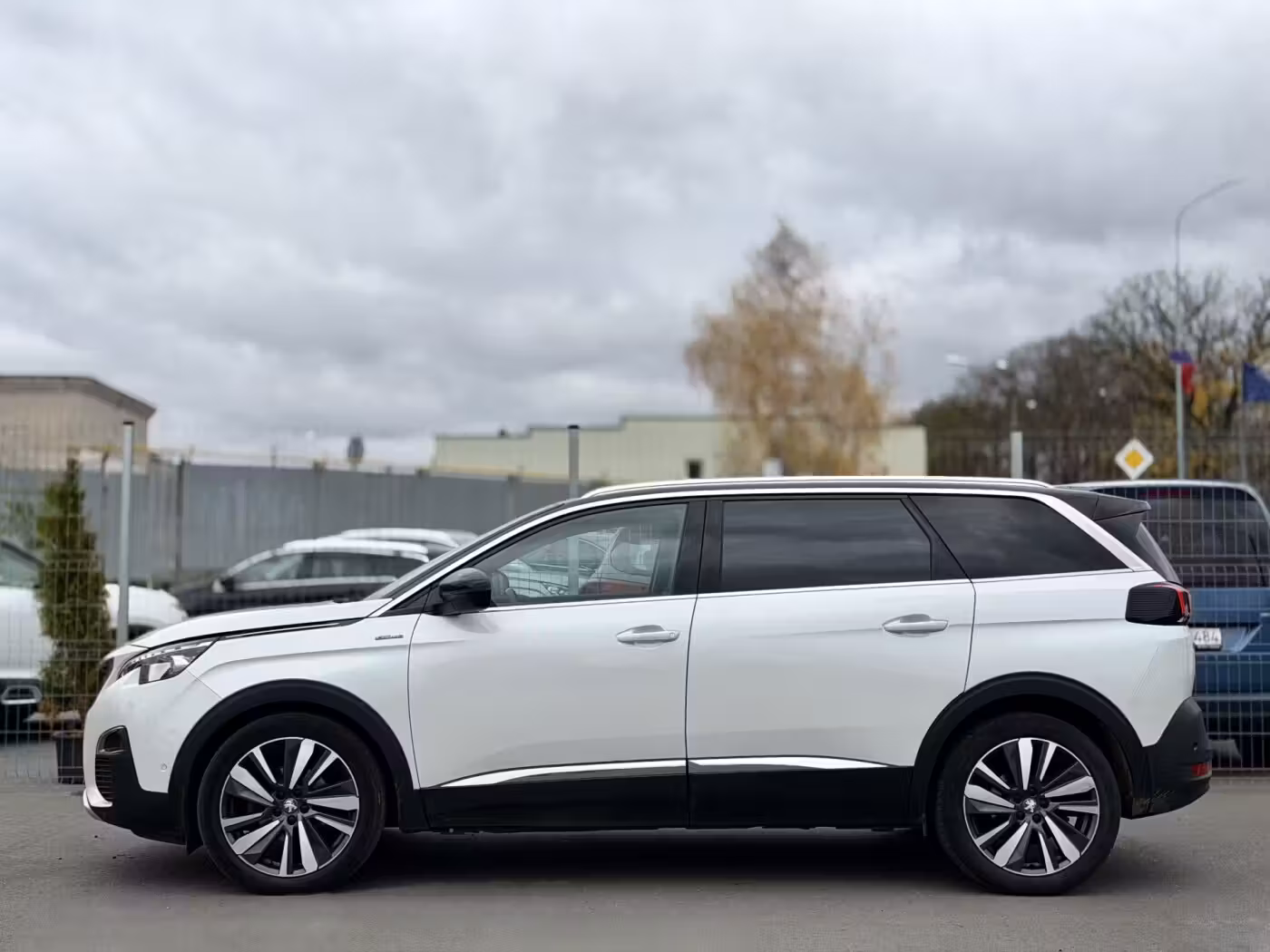 Peugeot 5008 фото 8
