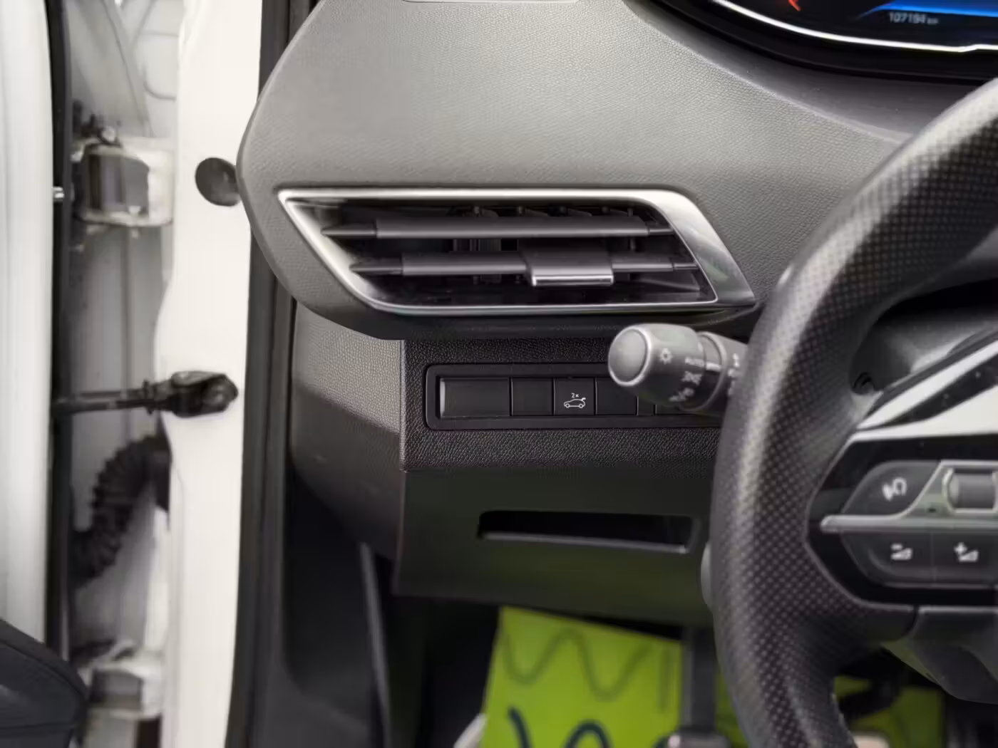 Peugeot 5008 фото 18