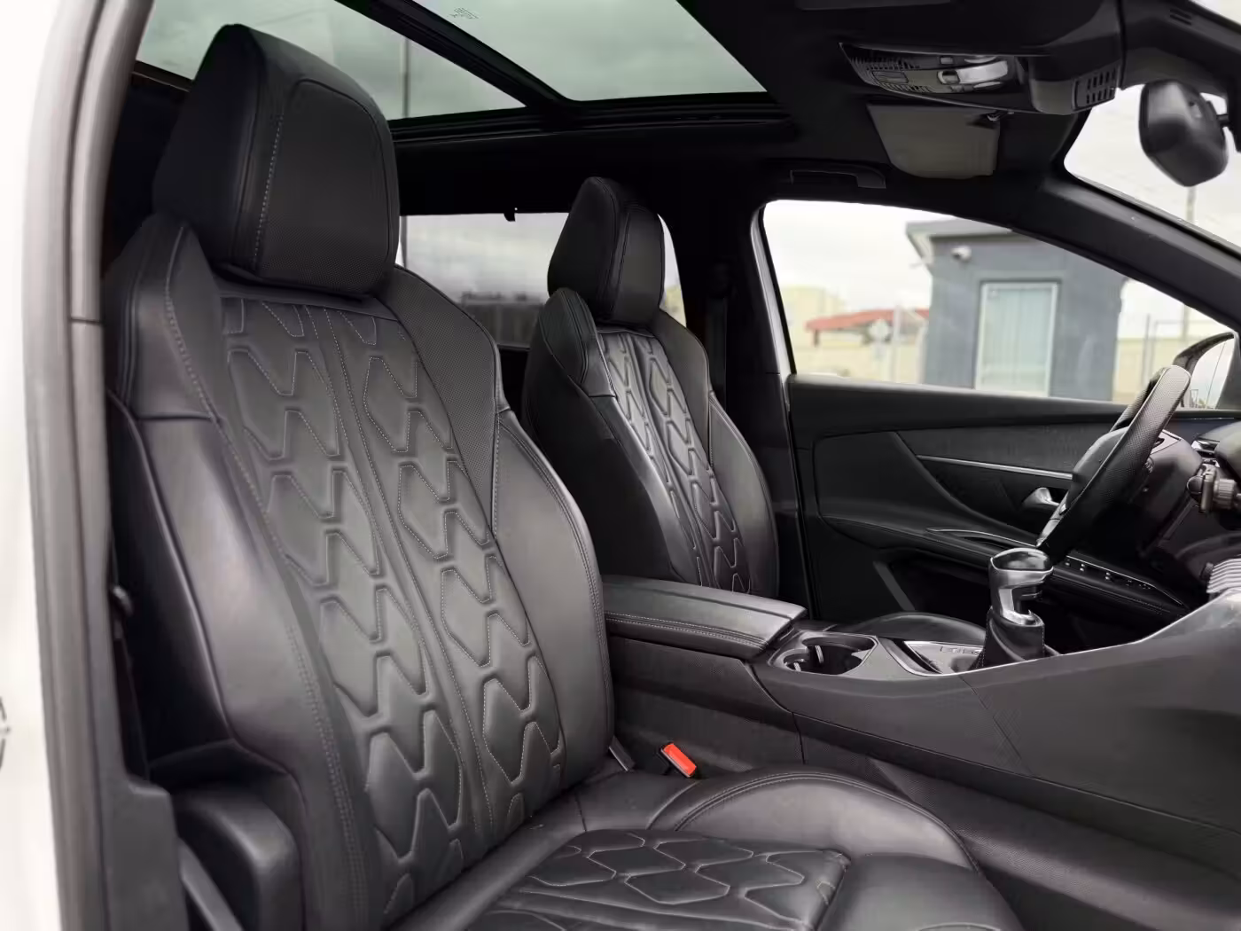 Peugeot 5008 фото 25