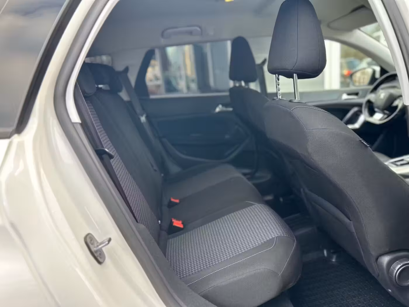 Peugeot 308 фото 15