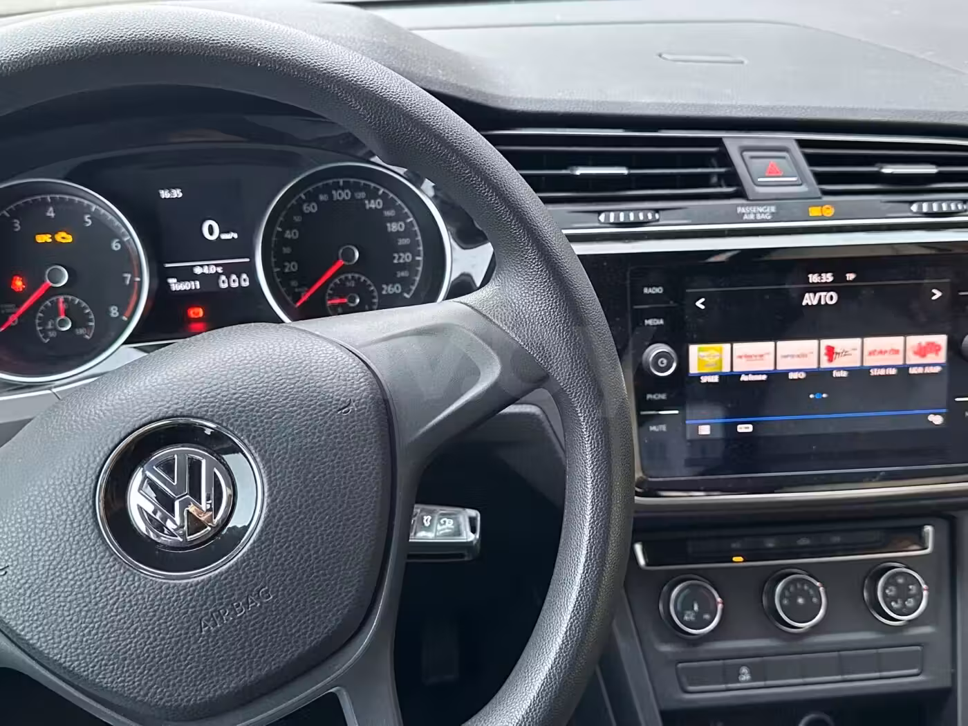 Volkswagen Touran фото 25