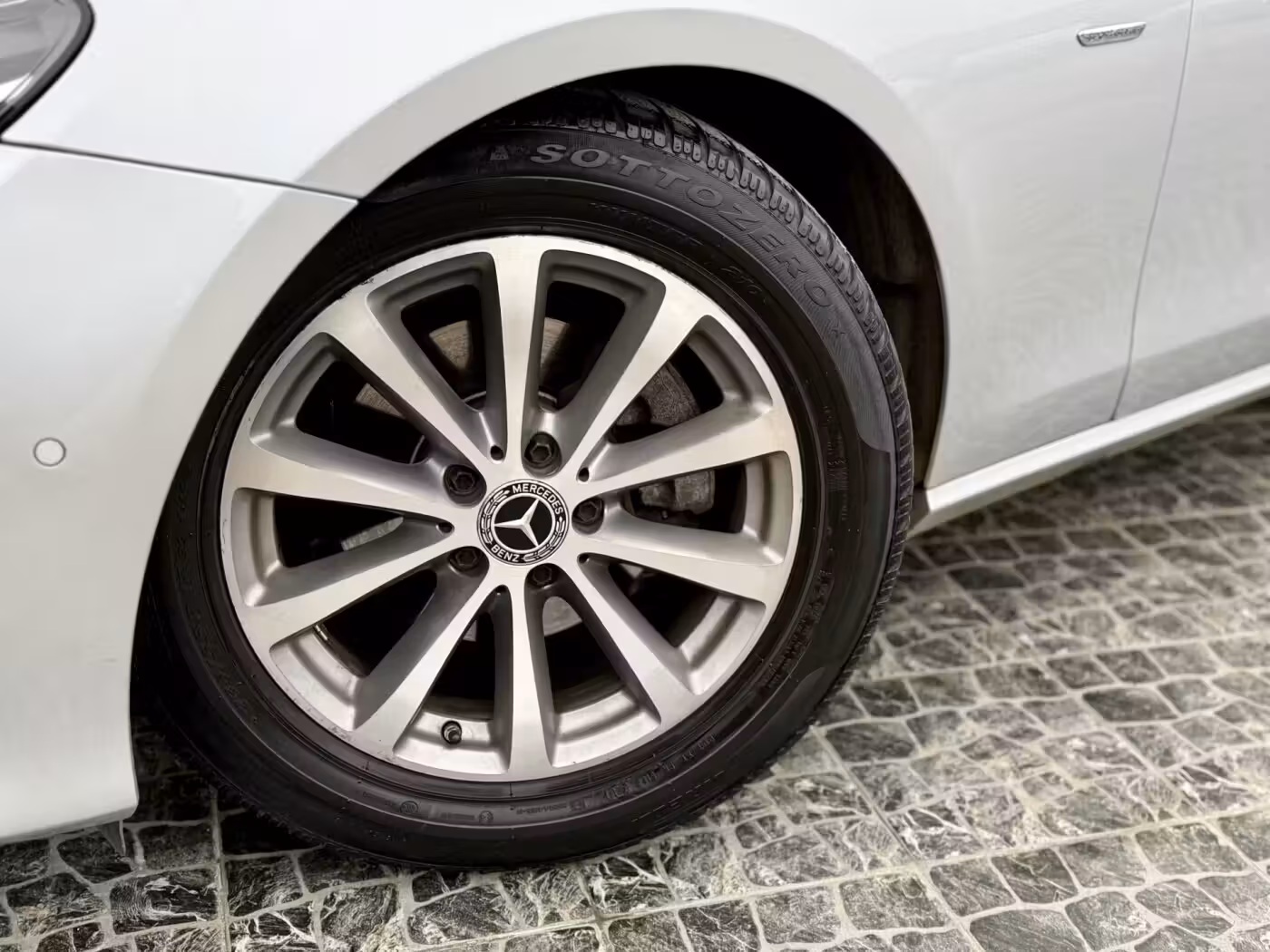 Mercedes-Benz E-Класс фото 10