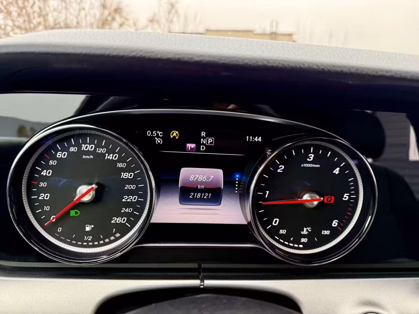 Mercedes-Benz E-Класс фото 23