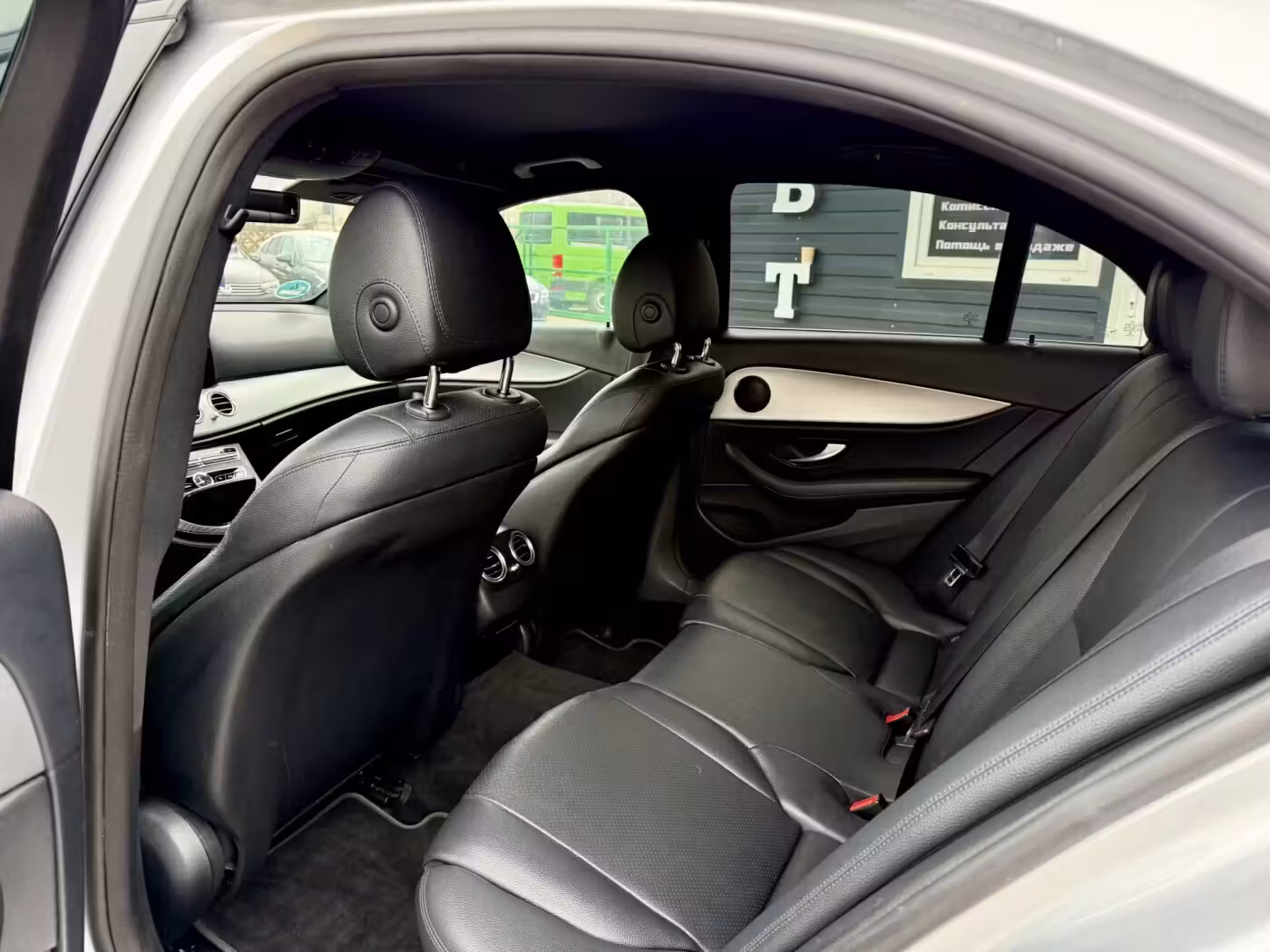 Mercedes-Benz E-Класс фото 12