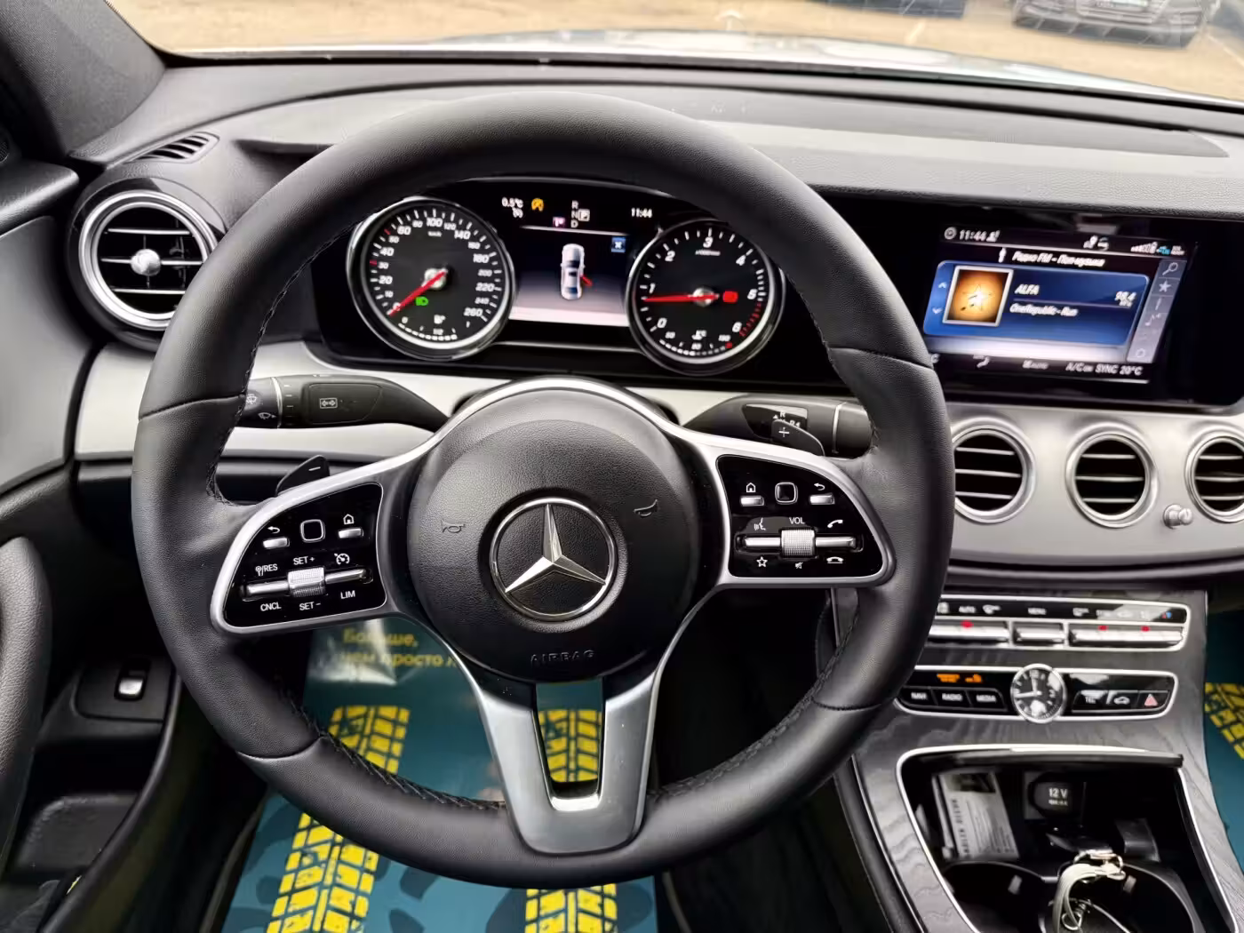 Mercedes-Benz E-Класс фото 22