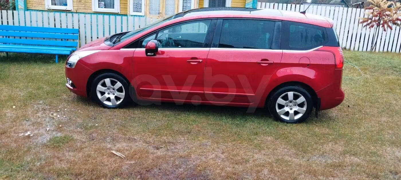 Peugeot 5008 фото 2