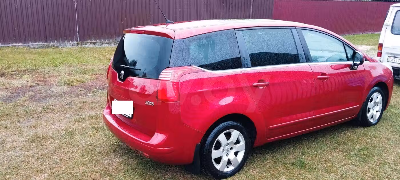 Peugeot 5008 фото 3