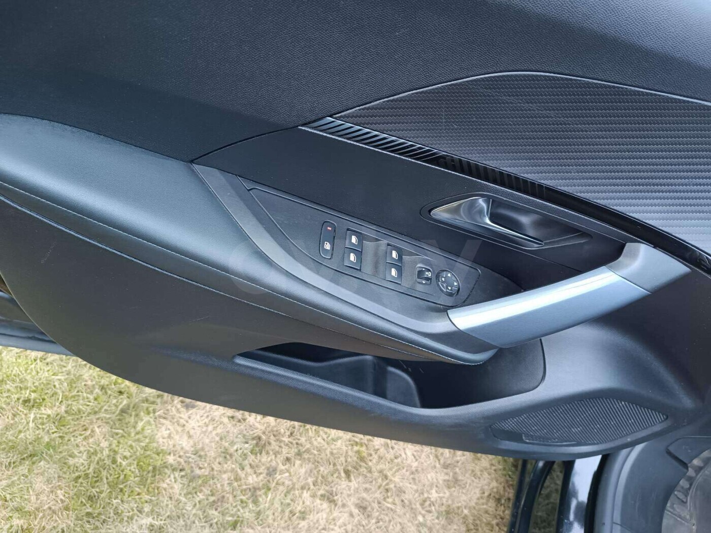 Peugeot 2008 фото 18
