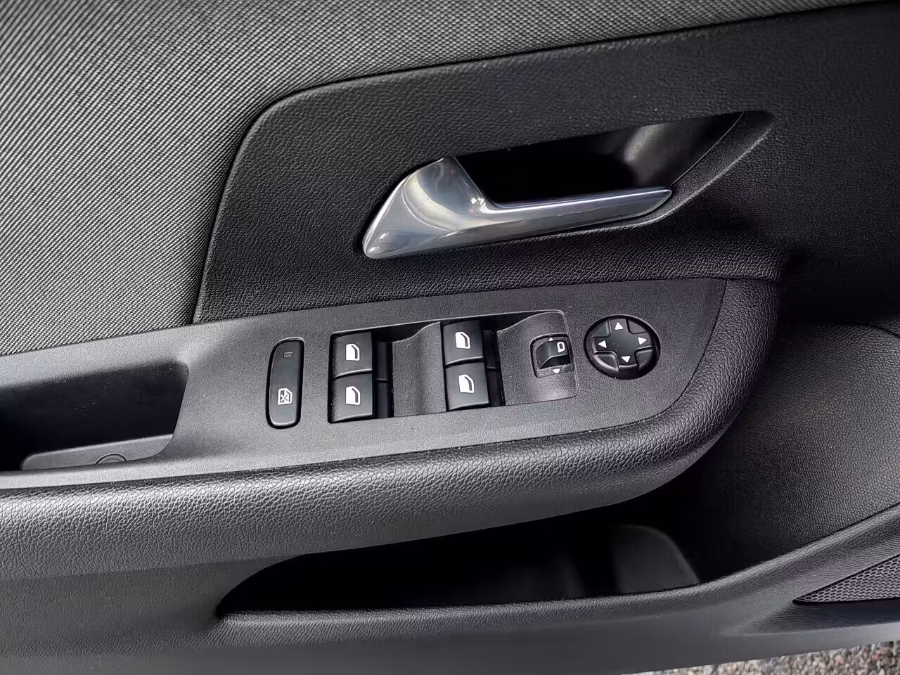 Opel Mokka фото 11