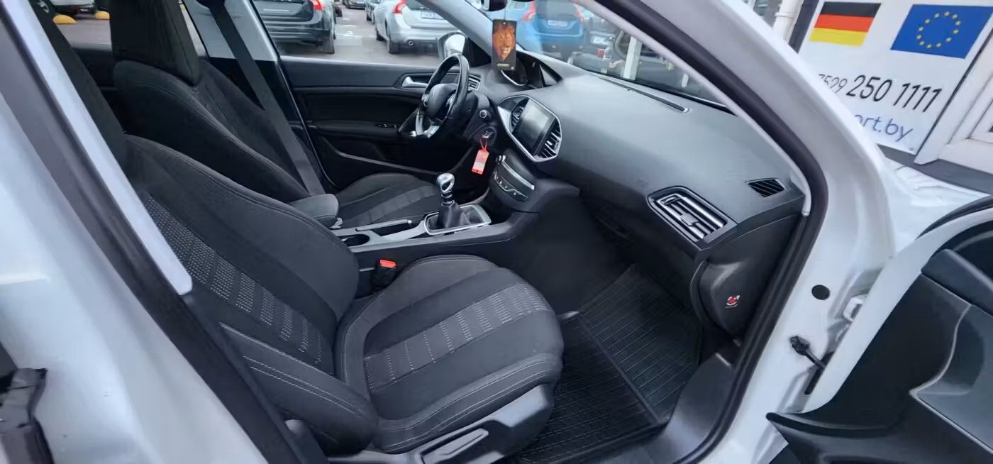 Peugeot 308 фото 11