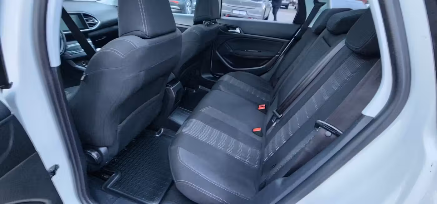 Peugeot 308 фото 8