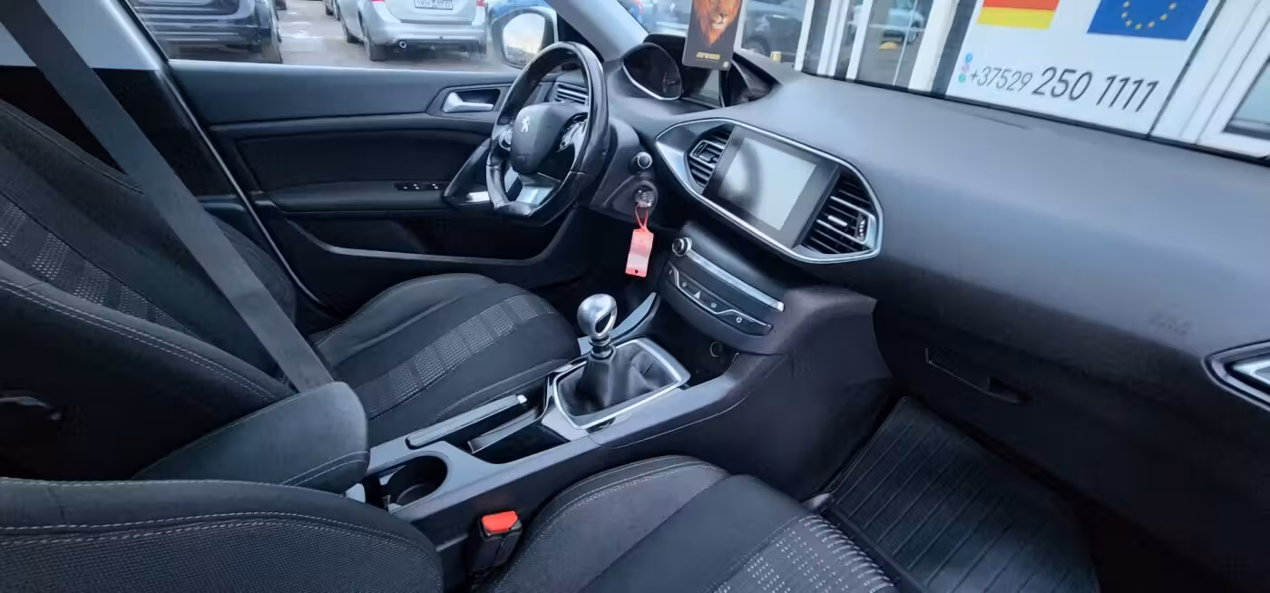 Peugeot 308 фото 12
