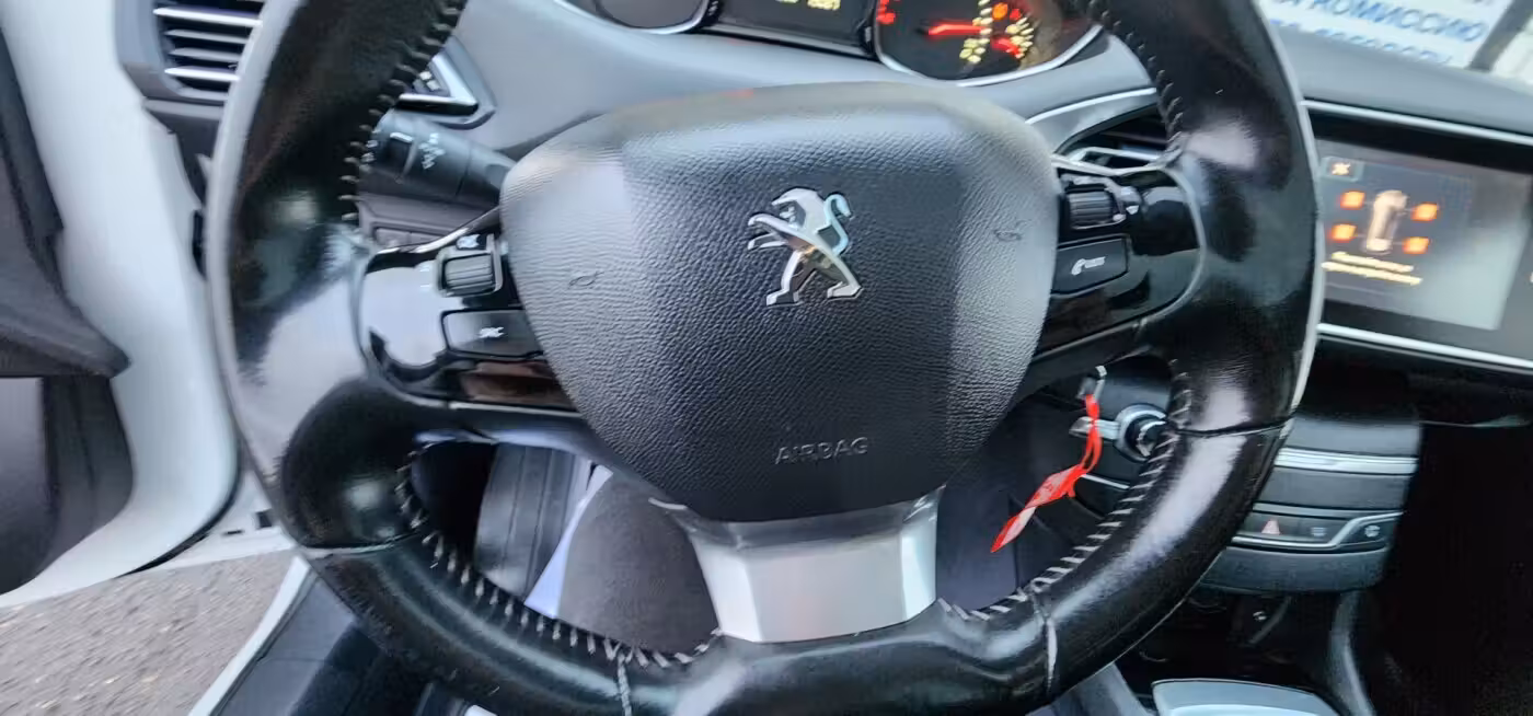 Peugeot 308 фото 16
