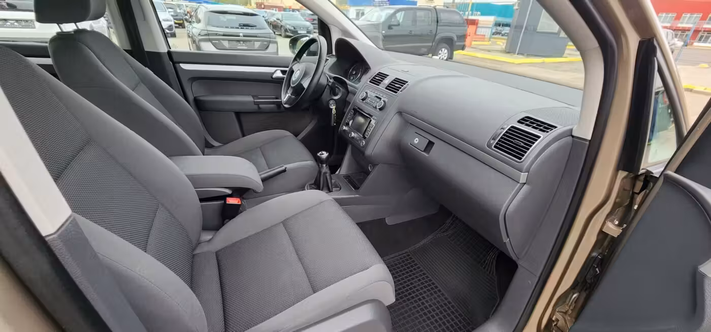 Volkswagen Touran фото 10