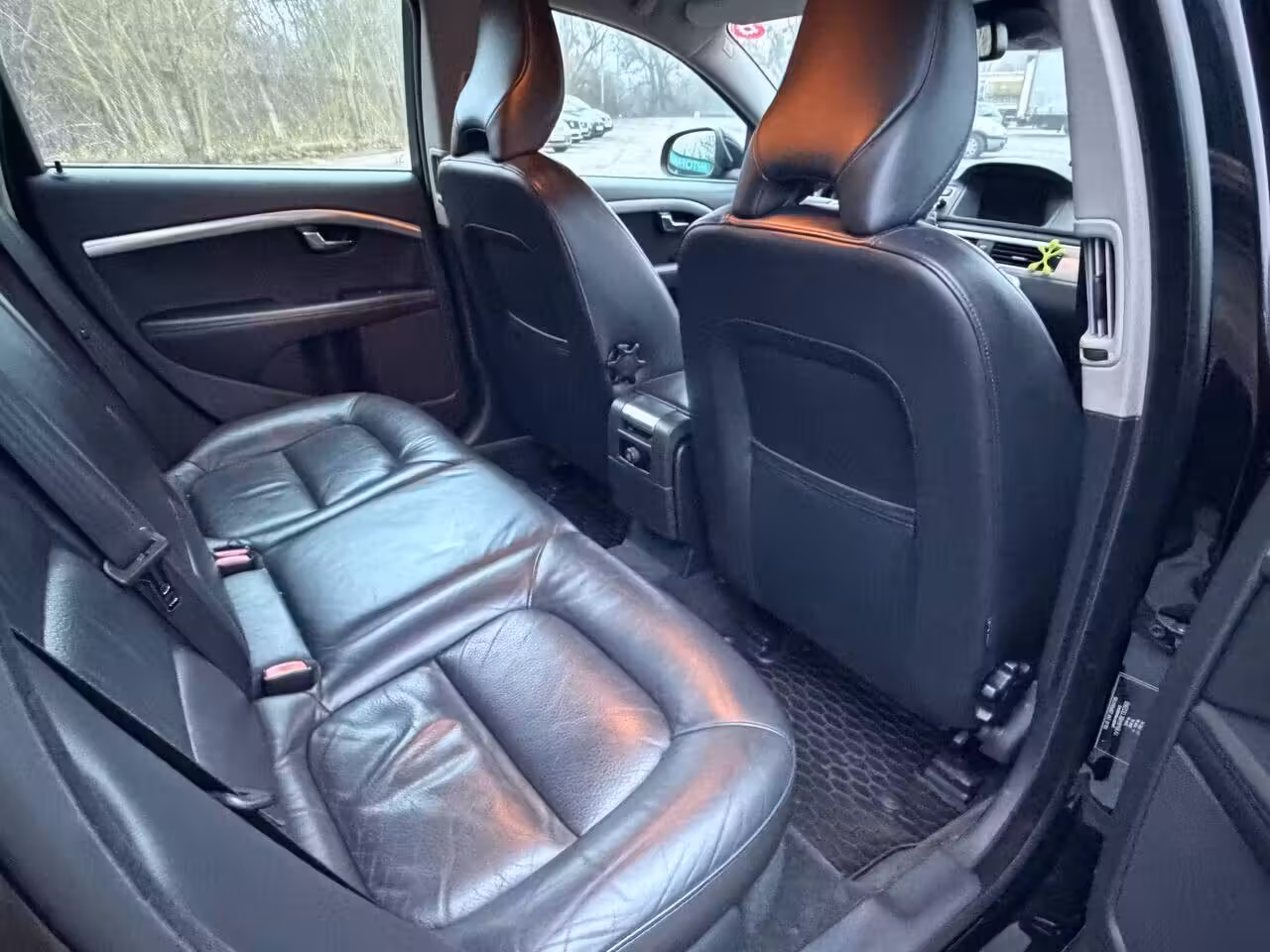 Volvo V70 фото 10