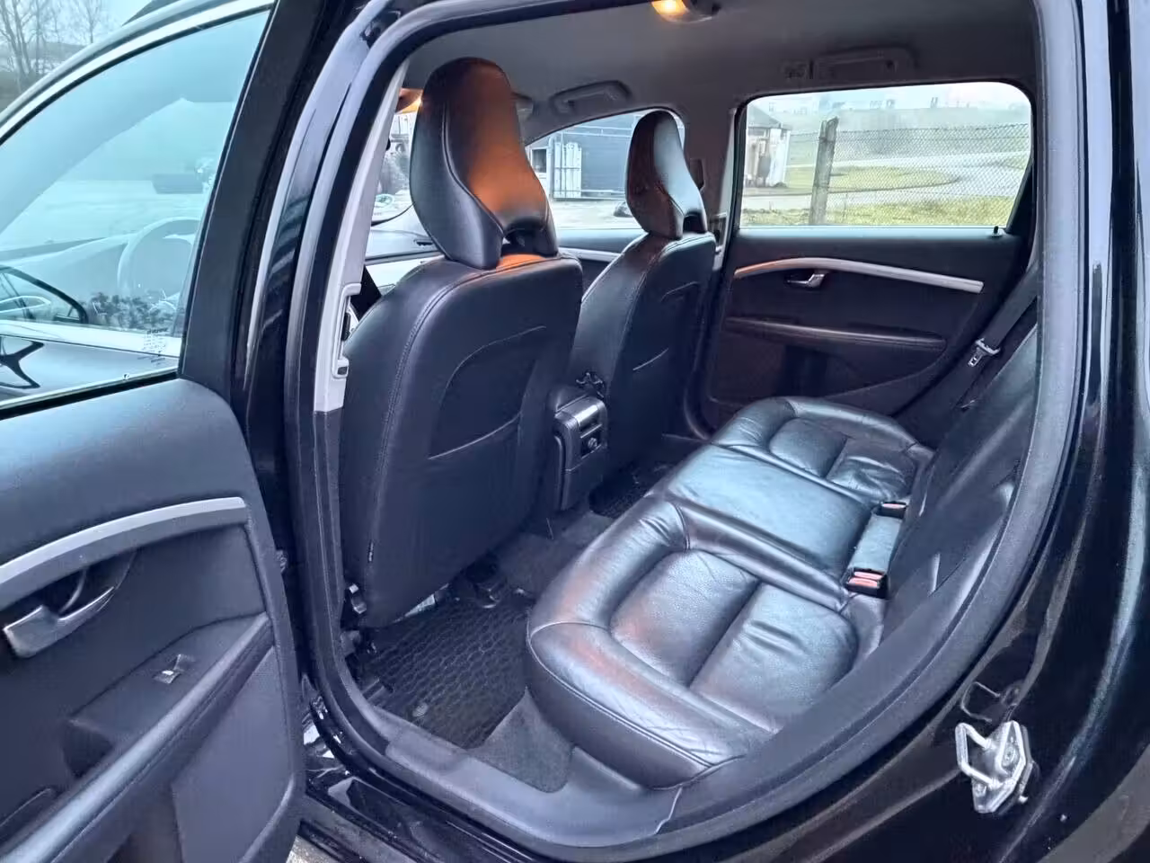 Volvo V70 фото 9