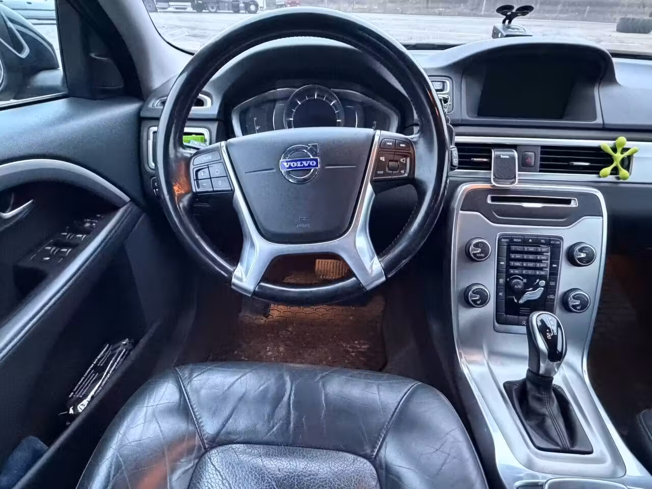 Volvo V70 фото 13