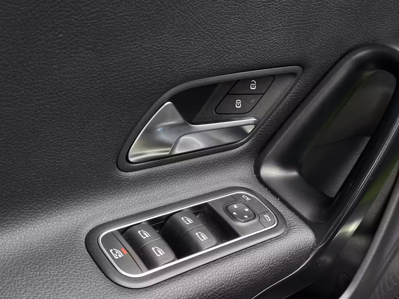 Mercedes-Benz CLA фото 19