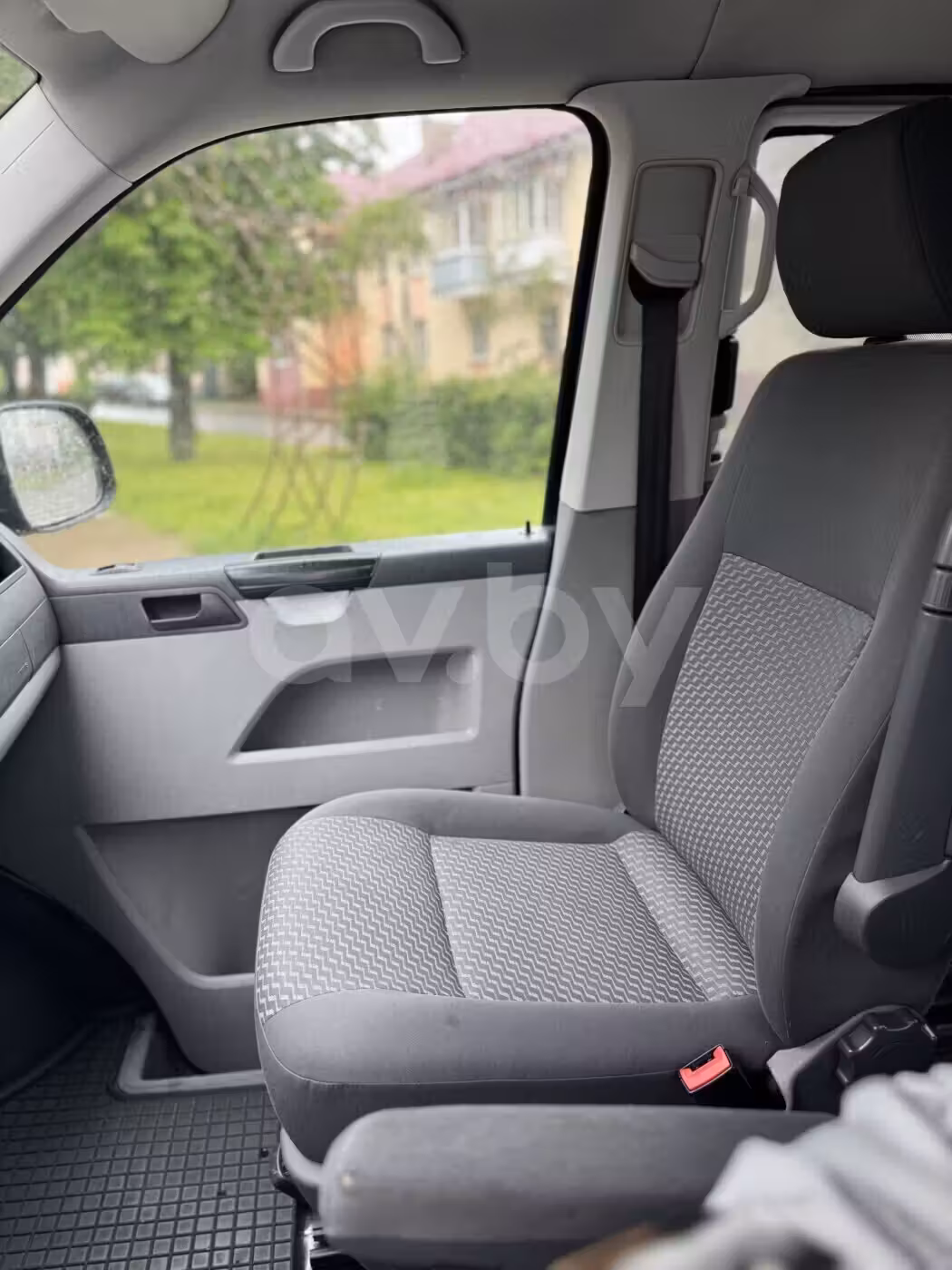 Volkswagen Caravelle фото 10