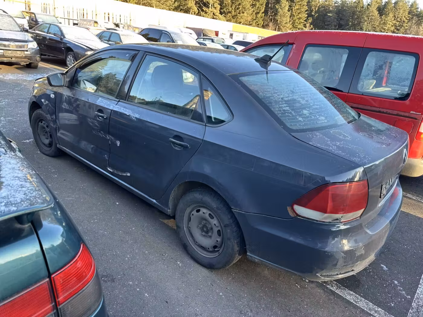 Volkswagen Polo Sedan фото 4